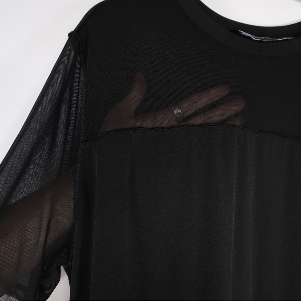 Nina Parker Black Short Sleeve Mesh
Midi Dress - Picture 5 of 7